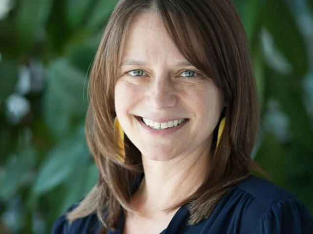 Heather Williamson Headshot