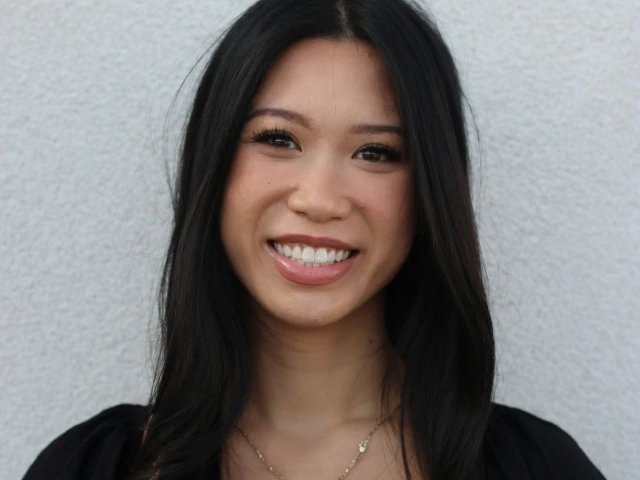 Sommer Sison Headshot